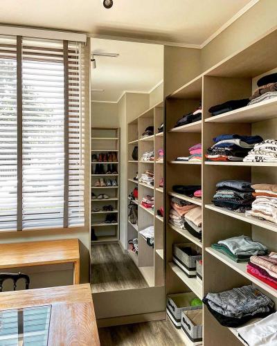 D766D700-8B9D-42F3-A7A8-6BA87A6EFD6C